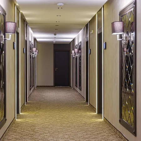 Grand - Fitness & Hotel