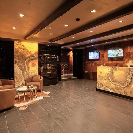 Grand - Fitness & Ξενοδοχείο